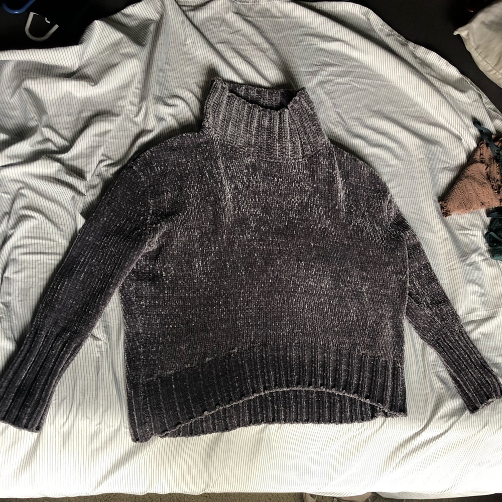 Oversized grey loose turtle neck sweater